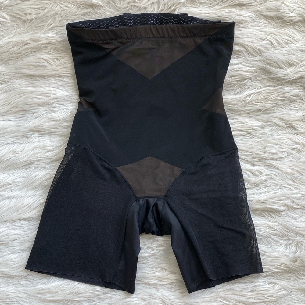 HoneyLove | SuperPower Short